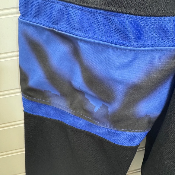 NEW Toronto Maple Leafs Tucker Jersey 16 Jersey Size 52 - Picture 3 of 13